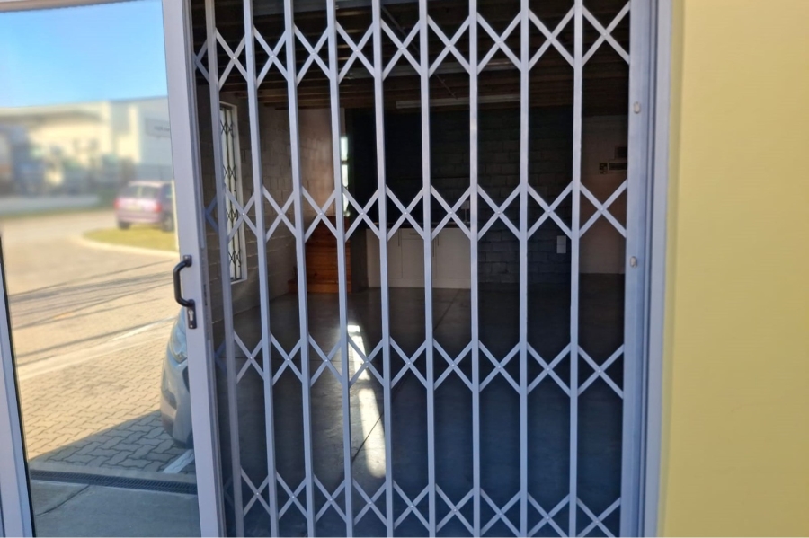 To Let commercial Property for Rent in Fairview Eastern Cape